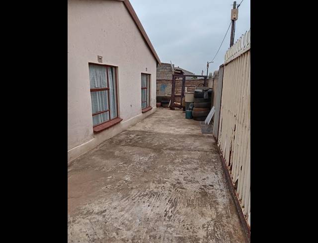 5 BEDROOM HOUSE FOR SALE IN BUHLE PARK